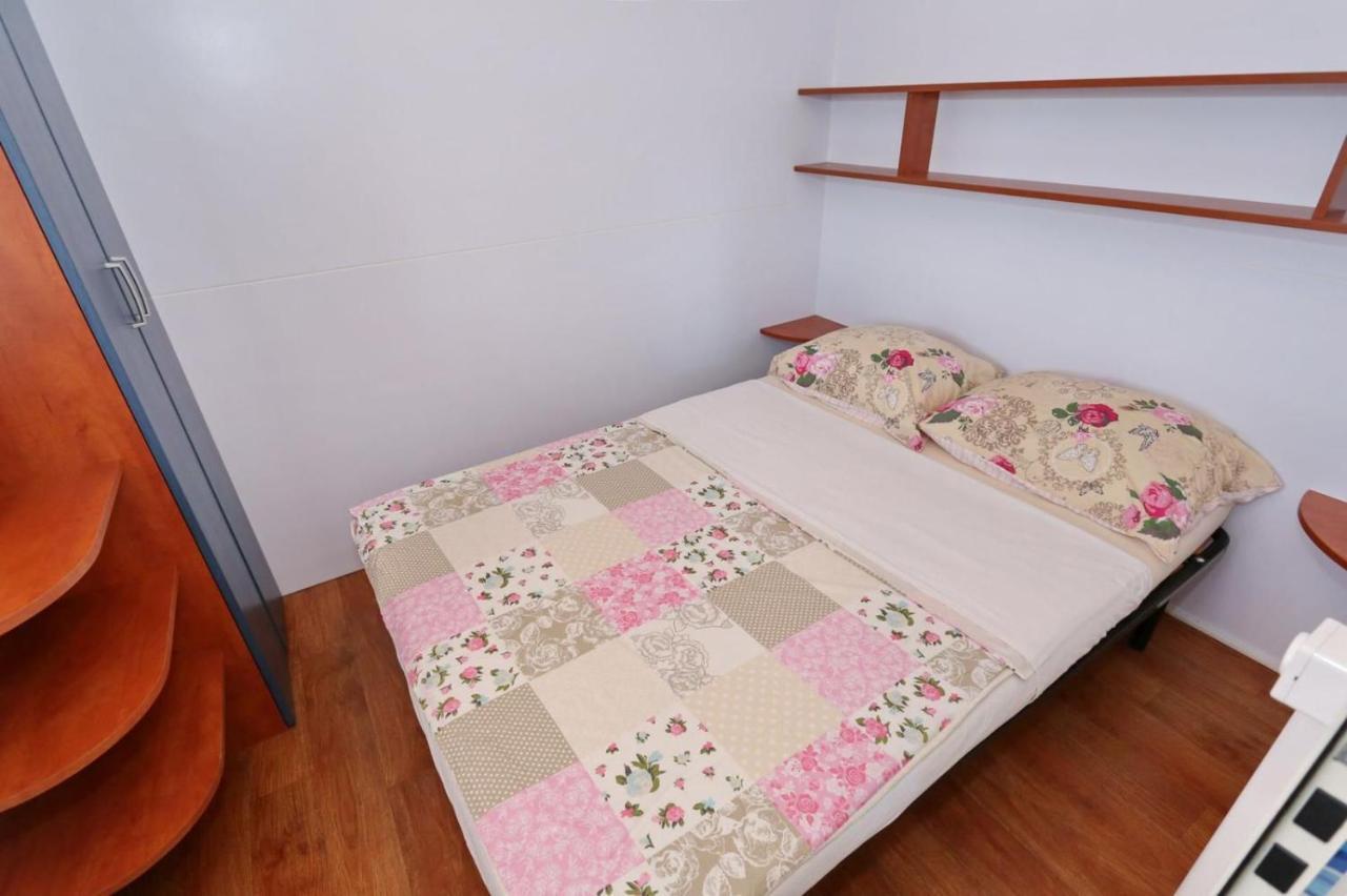 Poolside Mobile Home Турань Екстер'єр фото